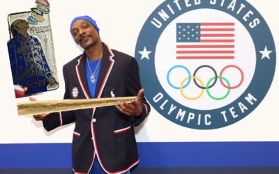 Snoop Dogg Takes over the Paris Olympics – Cheering, Carrying Torches, and Olympic Pin Fire!